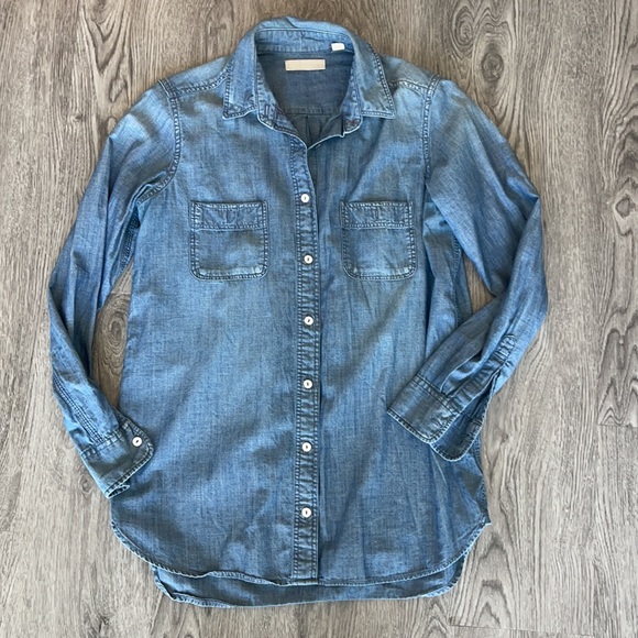 uniqlo chambray shirt 